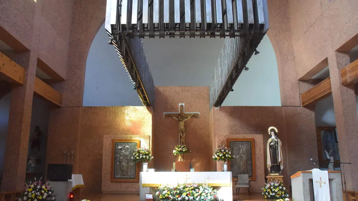 F CARMONA TEMPLO DE SANTA TERESITA (14)